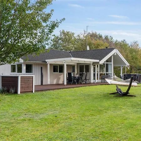 Vakantiehuis Hilaria - 1-4km From The Sea By Interhome
