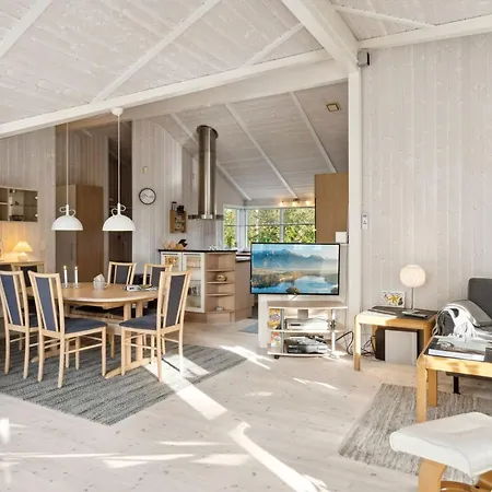 Hilaria - 1-4km From The Sea By Interhome Vakantiehuis *